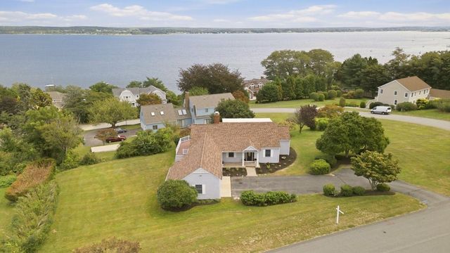 139 Lambie Circle, Portsmouth, RI 02871