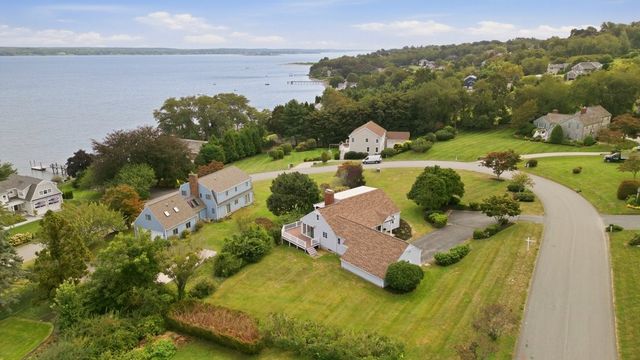 139 Lambie Circle, Portsmouth, RI 02871