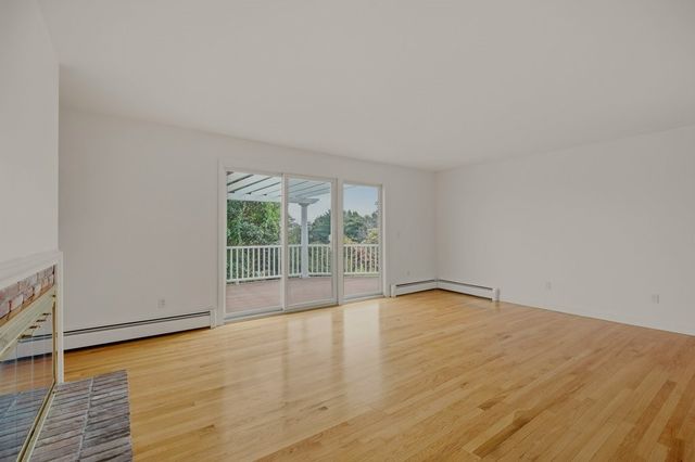 139 Lambie Circle, Portsmouth, RI 02871