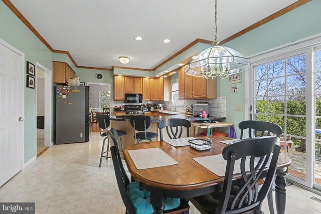 111 KOCH LN, Harrisburg, PA 17112