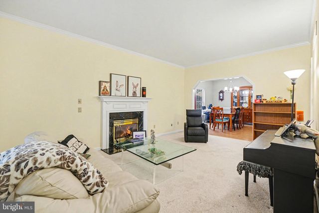 111 KOCH LN, Harrisburg, PA 17112