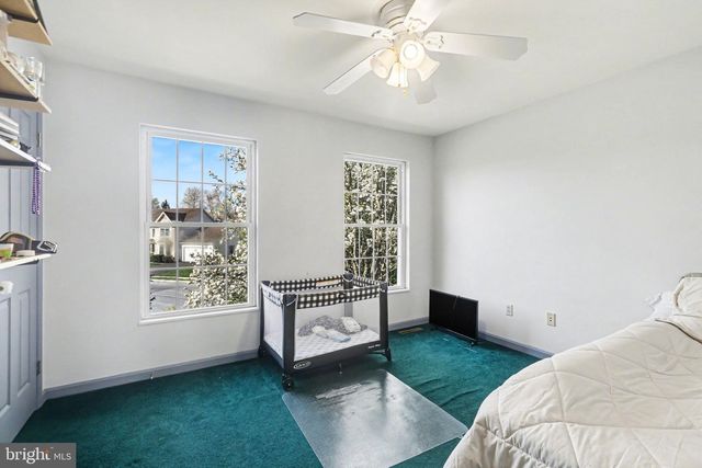 111 KOCH LN, Harrisburg, PA 17112