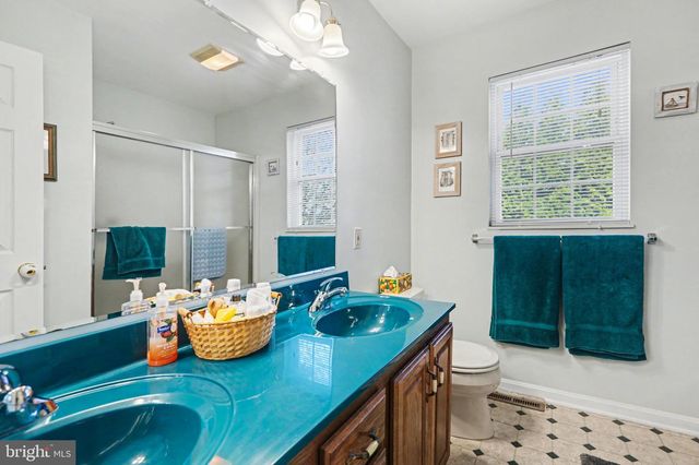 111 KOCH LN, Harrisburg, PA 17112