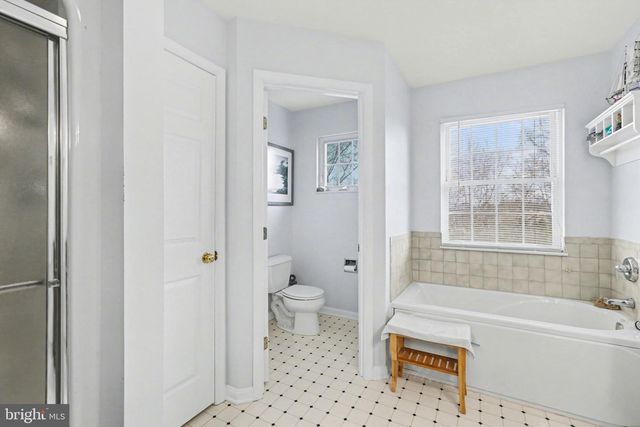 111 KOCH LN, Harrisburg, PA 17112