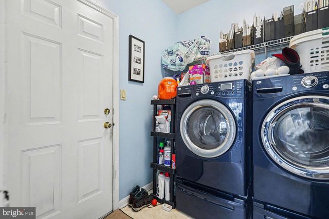 111 KOCH LN, Harrisburg, PA 17112