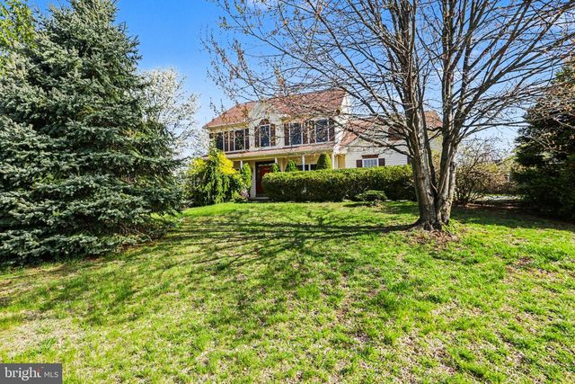 111 KOCH LN, Harrisburg, PA 17112