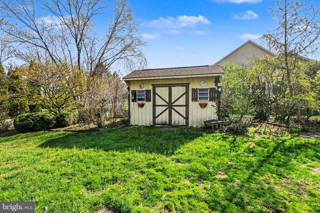 111 KOCH LN, Harrisburg, PA 17112