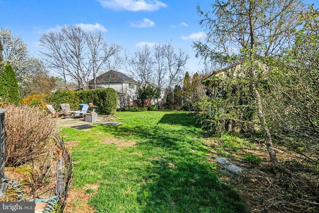 111 KOCH LN, Harrisburg, PA 17112