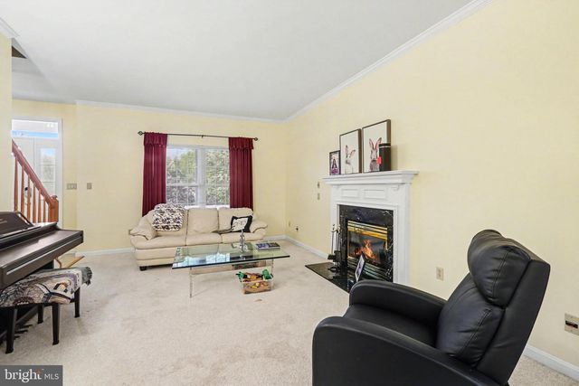 111 KOCH LN, Harrisburg, PA 17112