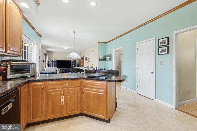 111 KOCH LN, Harrisburg, PA 17112
