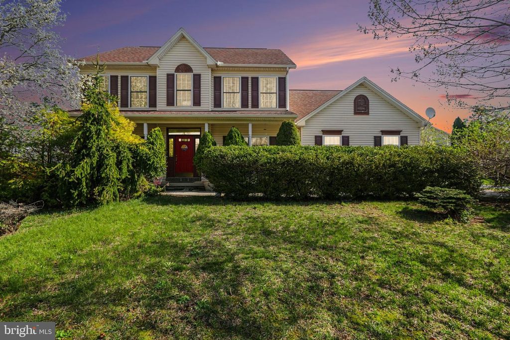 111 KOCH LN, Harrisburg, PA 17112