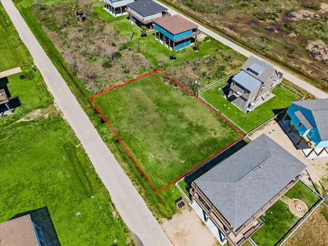 938 Melody Lane, Crystal Beach, TX 77650