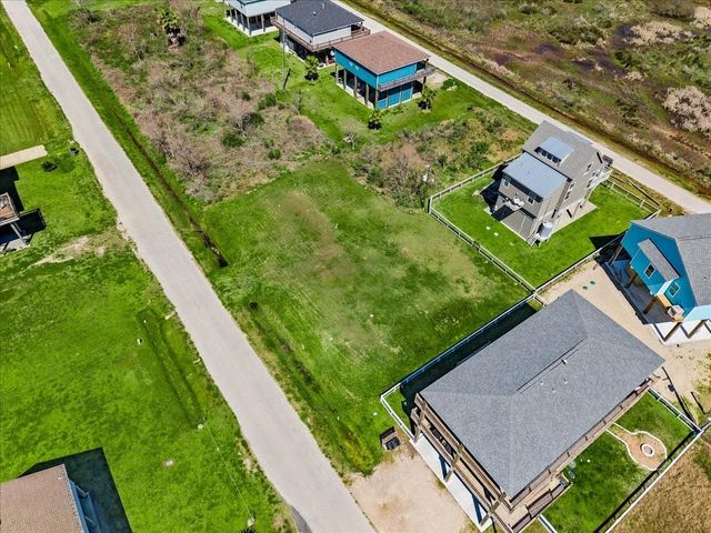 938 Melody Lane, Crystal Beach, TX 77650