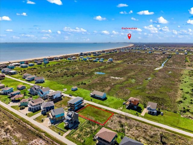 938 Melody Lane, Crystal Beach, TX 77650
