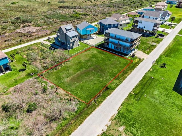 938 Melody Lane, Crystal Beach, TX 77650