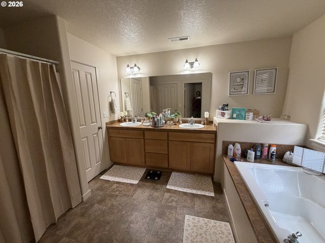 7700 Ne 54TH Ave, Vancouver, WA 98661