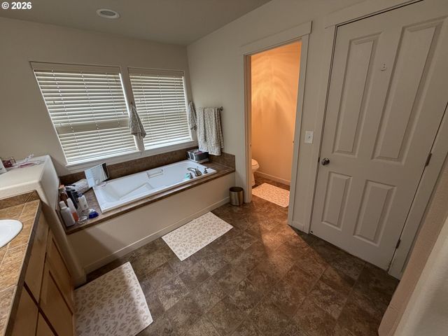 7700 Ne 54TH Ave, Vancouver, WA 98661