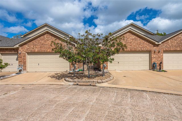 2060 Glencove Drive, Seabrook, TX 77586