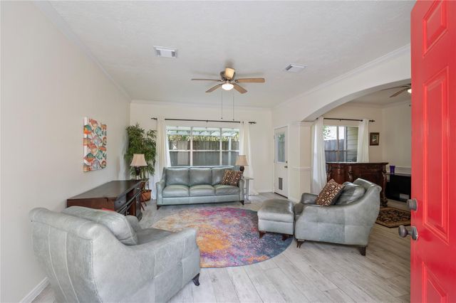 2060 Glencove Drive, Seabrook, TX 77586