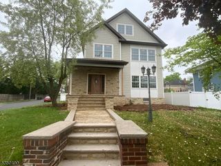 852 Park Ave, Elizabeth City, NJ 07208