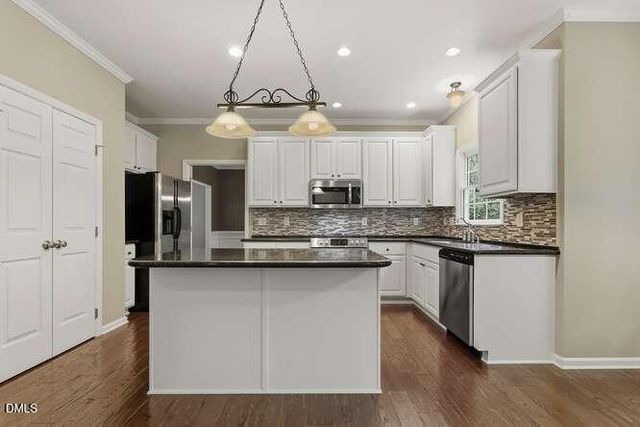 401 Peachtree Point Court 401, Cary, NC 27513