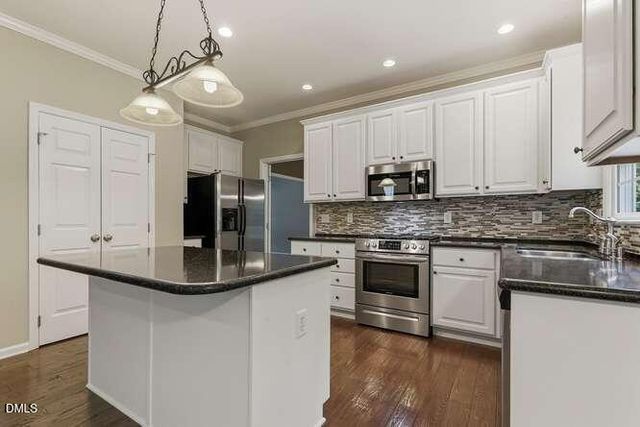401 Peachtree Point Court 401, Cary, NC 27513