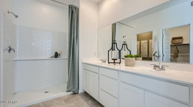 17320 W GRAY FOX Trail, Surprise, AZ 85387