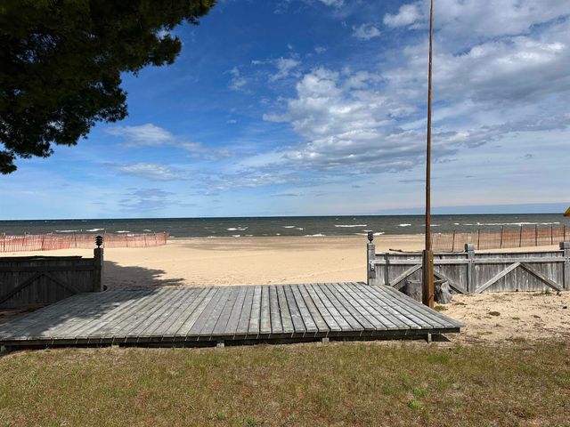 7724 N US-23, Oscoda Twp, MI 48750