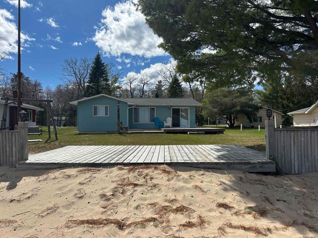 7724 N US-23, Oscoda Twp, MI 48750