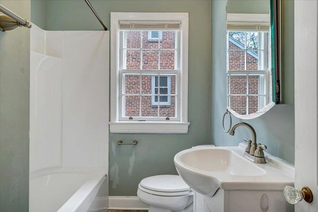 910 Brandon AVE, Roanoke, VA 24015