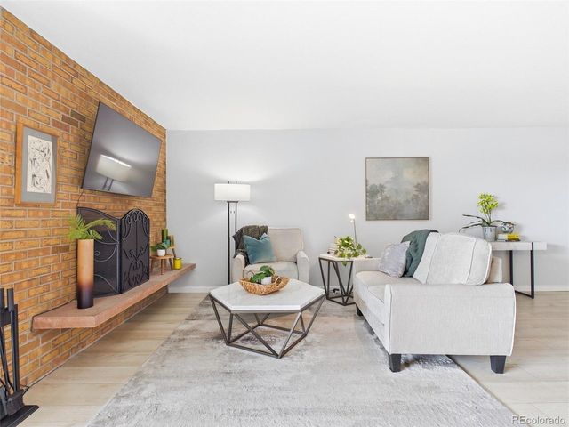 2 Adams St 905, Denver, CO 80206