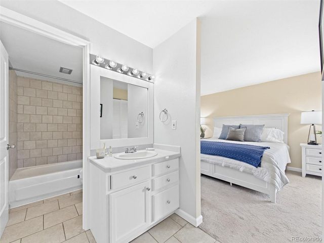 2 Adams St 905, Denver, CO 80206