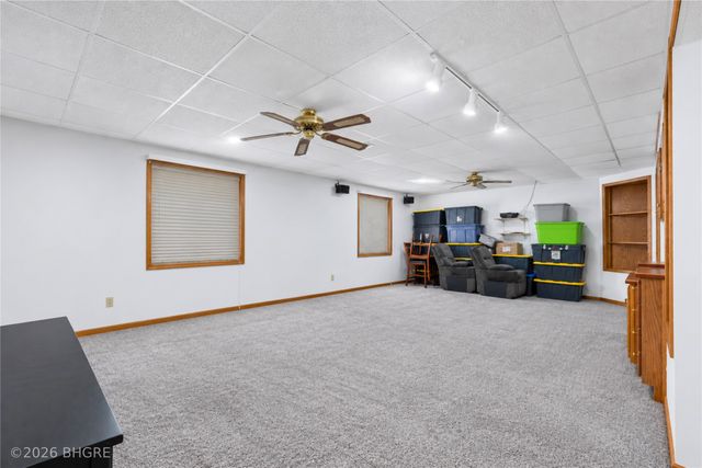 14421 Summit Drive, Clive, IA 50325