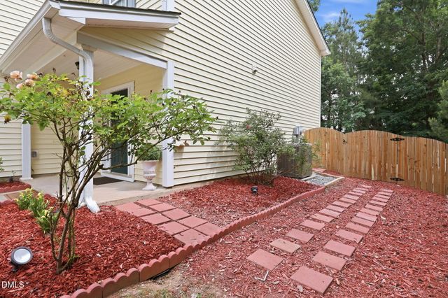 720 Pyracantha Drive, Holly Springs, NC 27540