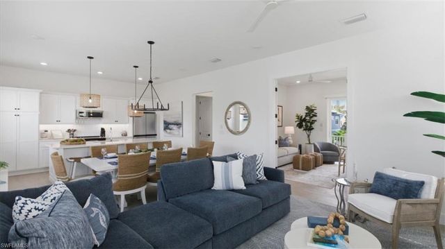 129 Pearl ST, Fort Myers Beach, FL 33931