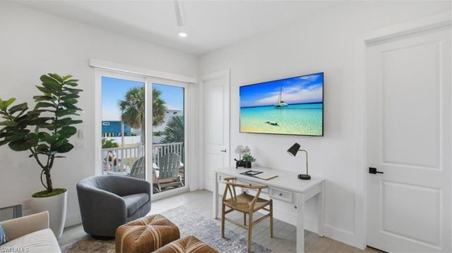 129 Pearl ST, Fort Myers Beach, FL 33931