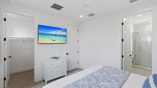 129 Pearl ST, Fort Myers Beach, FL 33931