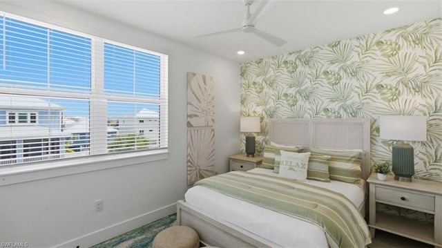 129 Pearl ST, Fort Myers Beach, FL 33931