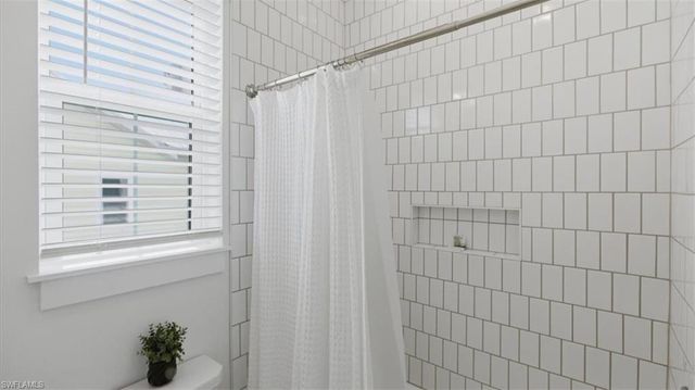 129 Pearl ST, Fort Myers Beach, FL 33931