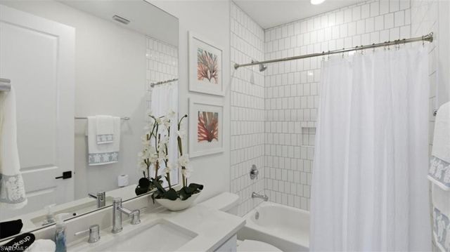 129 Pearl ST, Fort Myers Beach, FL 33931