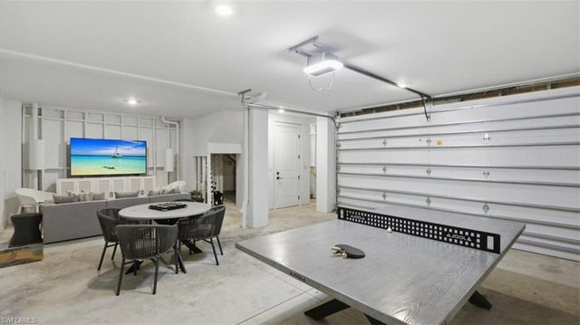 129 Pearl ST, Fort Myers Beach, FL 33931