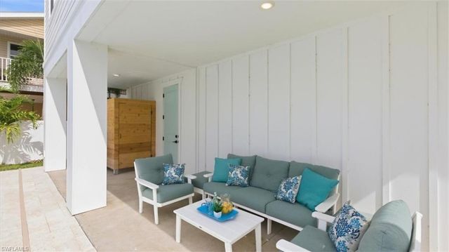 129 Pearl ST, Fort Myers Beach, FL 33931