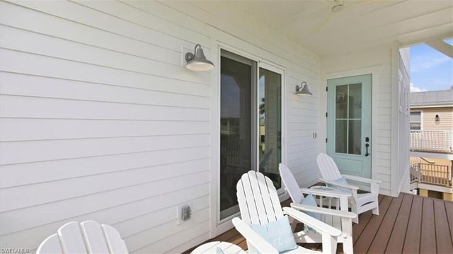 129 Pearl ST, Fort Myers Beach, FL 33931