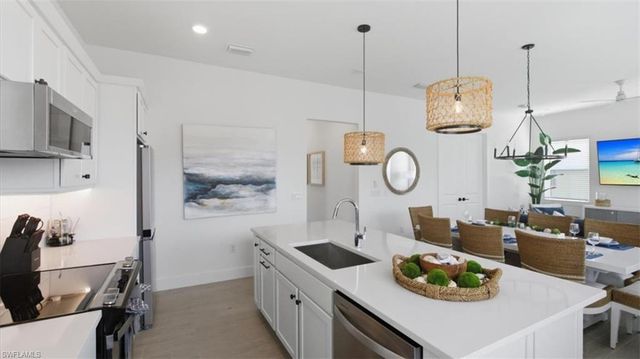 129 Pearl ST, Fort Myers Beach, FL 33931