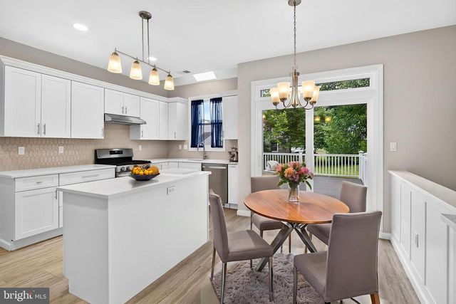 2 WHARTON CT, Kendall Park, NJ 08824
