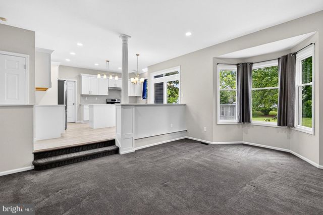 2 WHARTON CT, Kendall Park, NJ 08824