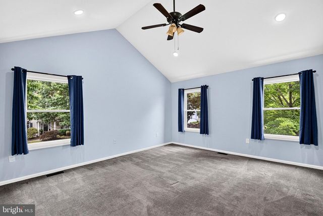 2 WHARTON CT, Kendall Park, NJ 08824