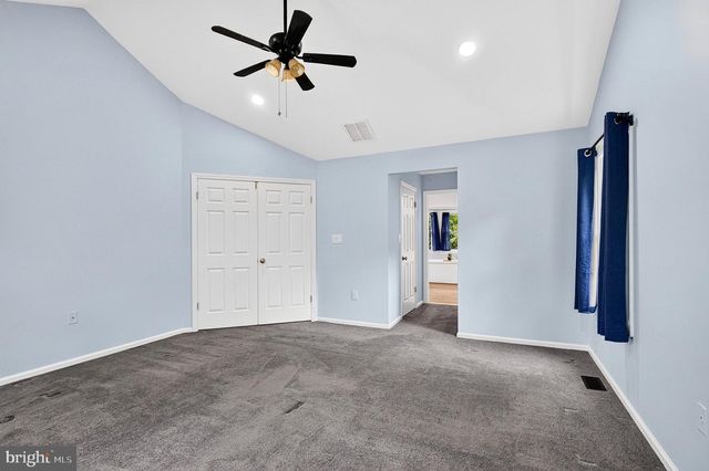 2 WHARTON CT, Kendall Park, NJ 08824