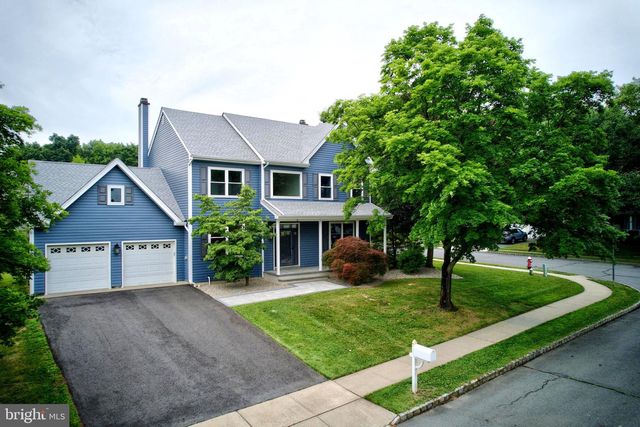 2 WHARTON CT, Kendall Park, NJ 08824