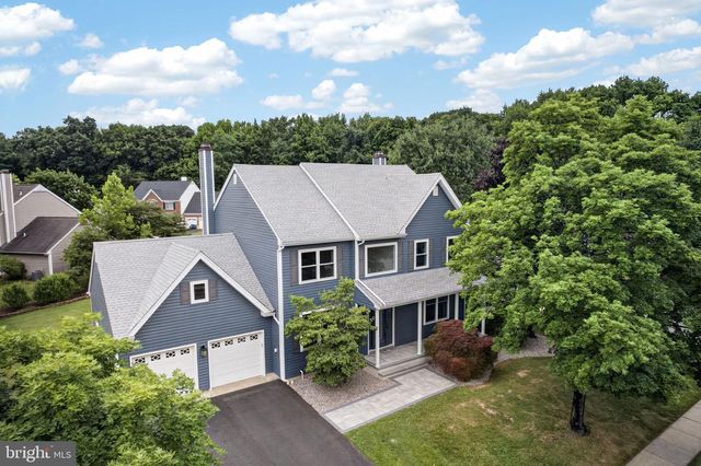 2 WHARTON CT, Kendall Park, NJ 08824